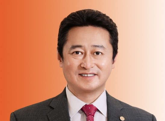 邓斌 先生-总经理助理、首席投资官